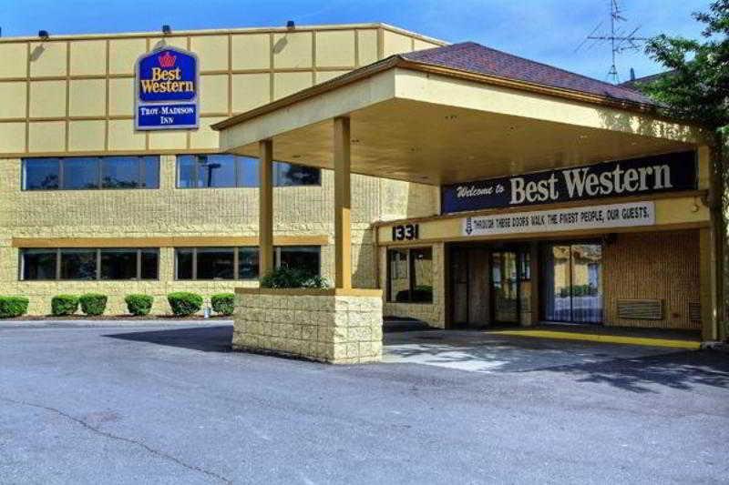 Days Inn & Suites By Wyndham Madison Heights Mi Buitenkant foto