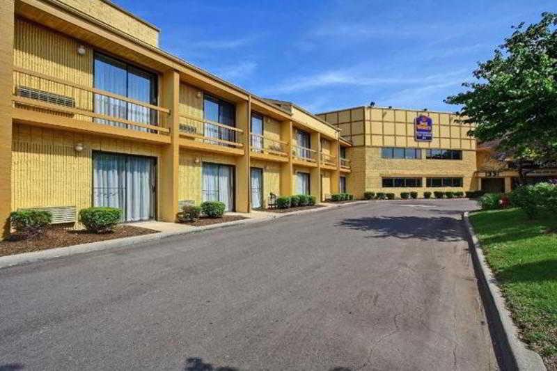 Days Inn & Suites By Wyndham Madison Heights Mi Buitenkant foto