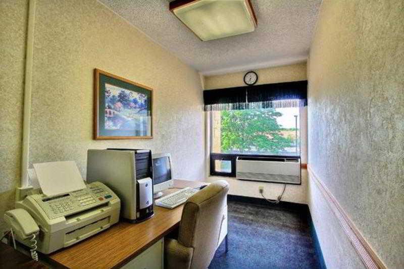 Days Inn & Suites By Wyndham Madison Heights Mi Faciliteiten foto