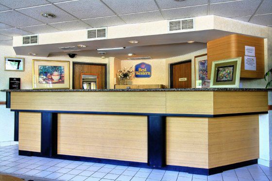 Days Inn & Suites By Wyndham Madison Heights Mi Interieur foto